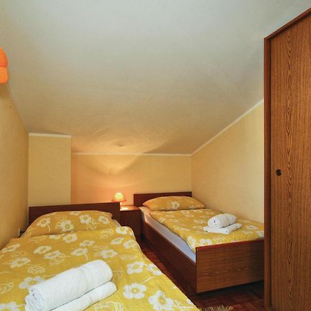 3 Bedroom Gorgeous Apartment In Porec Exterior photo