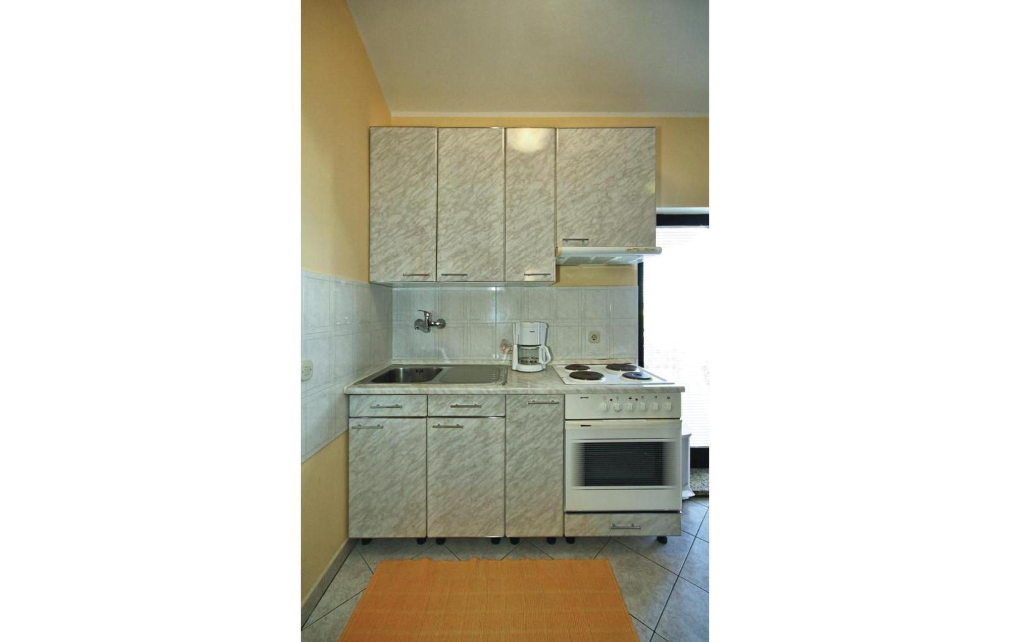 3 Bedroom Gorgeous Apartment In Porec Exterior photo